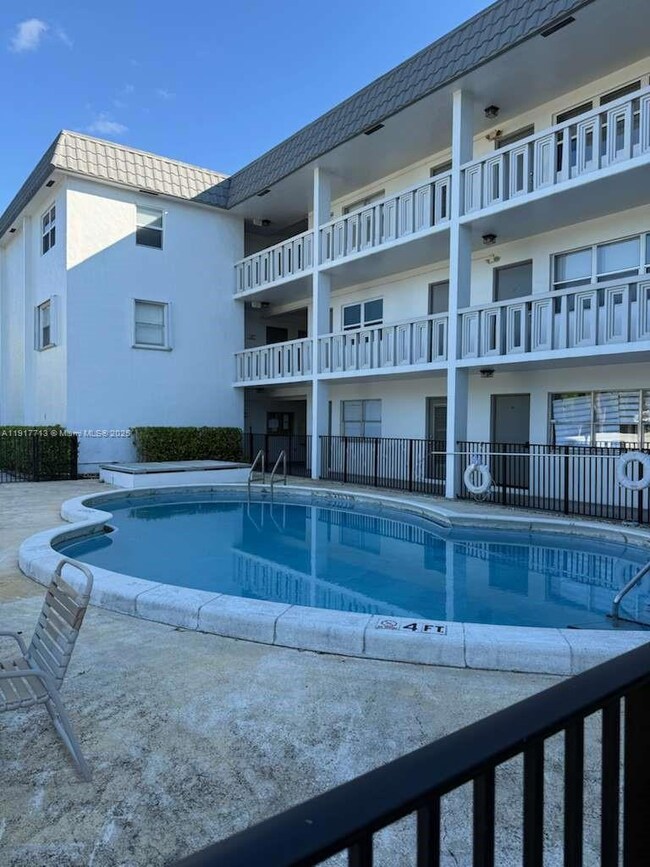 6200 NE 22nd Way unit 102, Fort Lauderdale, FL 33308 - photo 3