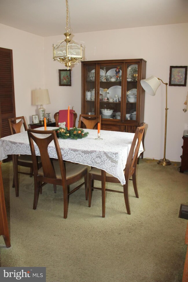 12401 Seabury Ln, Bowie, MD 20715 - photo 5