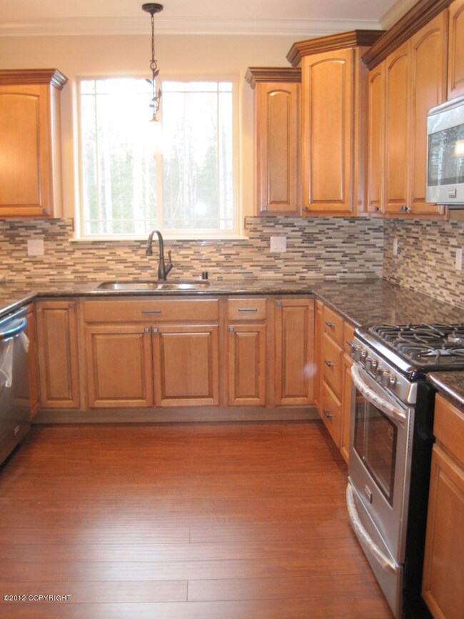 Kitchen w Tiled Backsplash