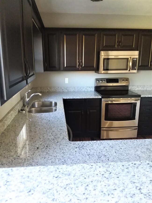 146 S Killingsworth Ave, Bolivar, MO 65613 - photo 6