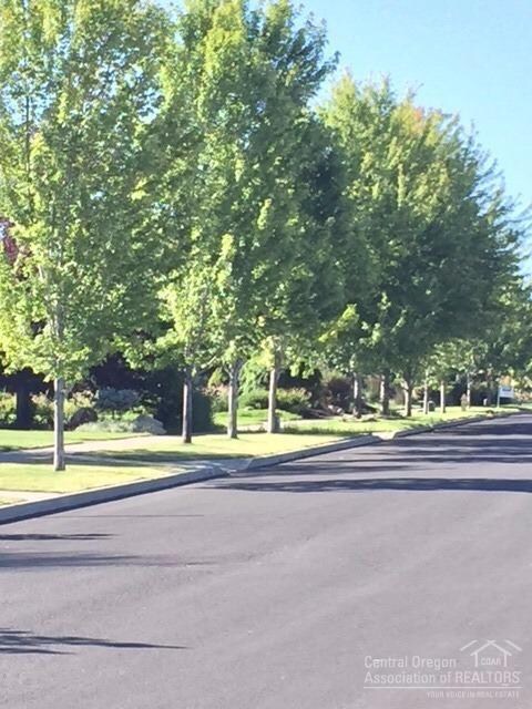 1531 NW Hickory Place, Redmond, OR 97756 - photo 6