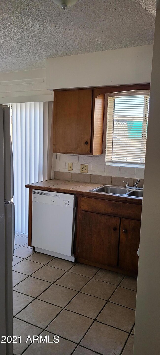 1141 N April Cir unit A, Mesa, AZ 85203 - photo 6