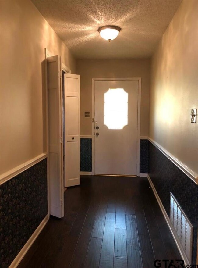 719 719 David, Tyler, TX 75703 - photo 4