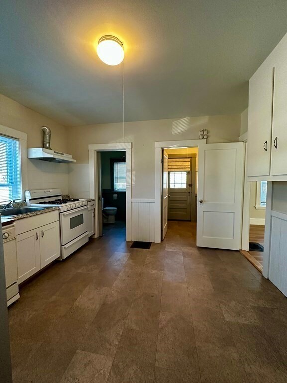 84 Adams Ave unit 84, West Newton, MA 02465 - photo 4