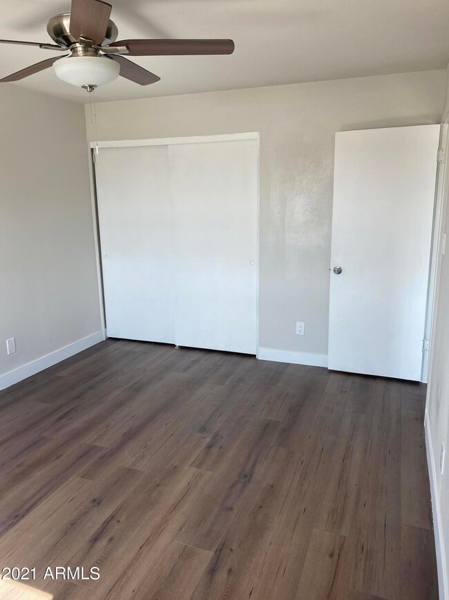 954 E Diamond Dr, Tempe, AZ 85283 - photo 6