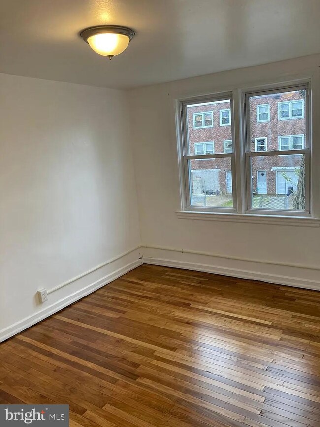 2926 Royden St, Camden, NJ 08105 - photo 5