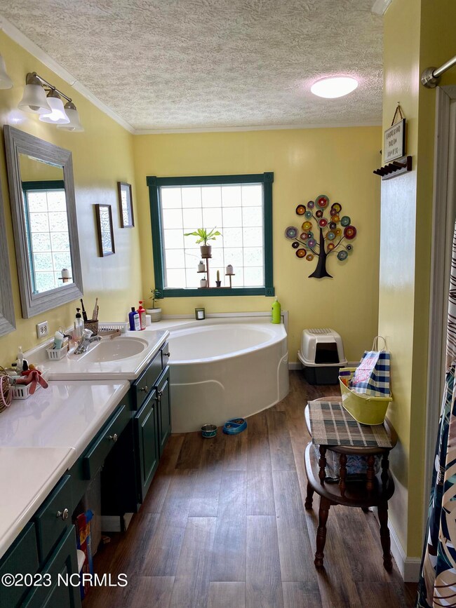 66D2D546-0499-43C7-B126-F9E8135DD818