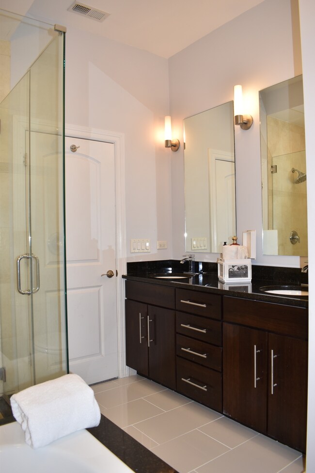 2921 W Glenlake Ave unit 3E, Chicago, IL 60659 - photo 7