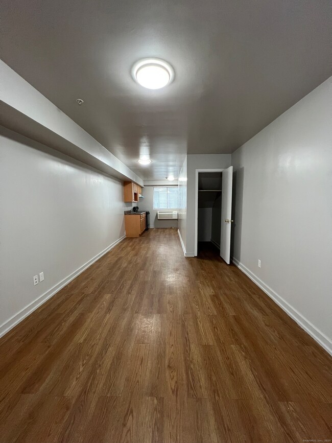 385 Putnam Ave unit 38, Hamden, CT 06517 - photo 4