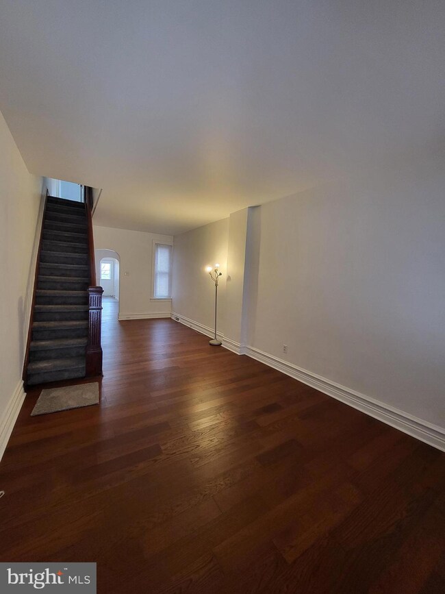 352 N 13th St, Reading, PA 19604 - photo 5