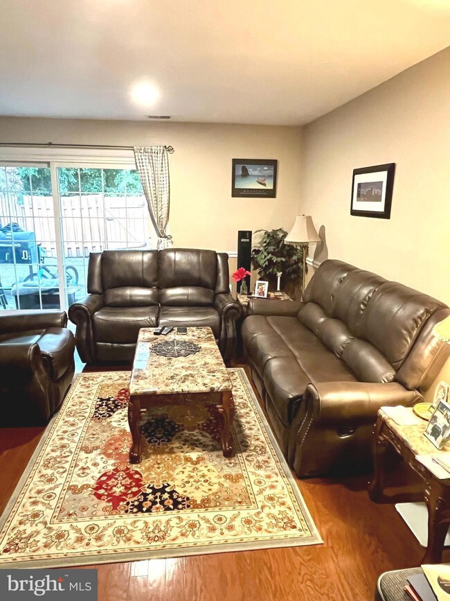 2190 Monaghan Dr, Herndon, VA 20170 - photo 6