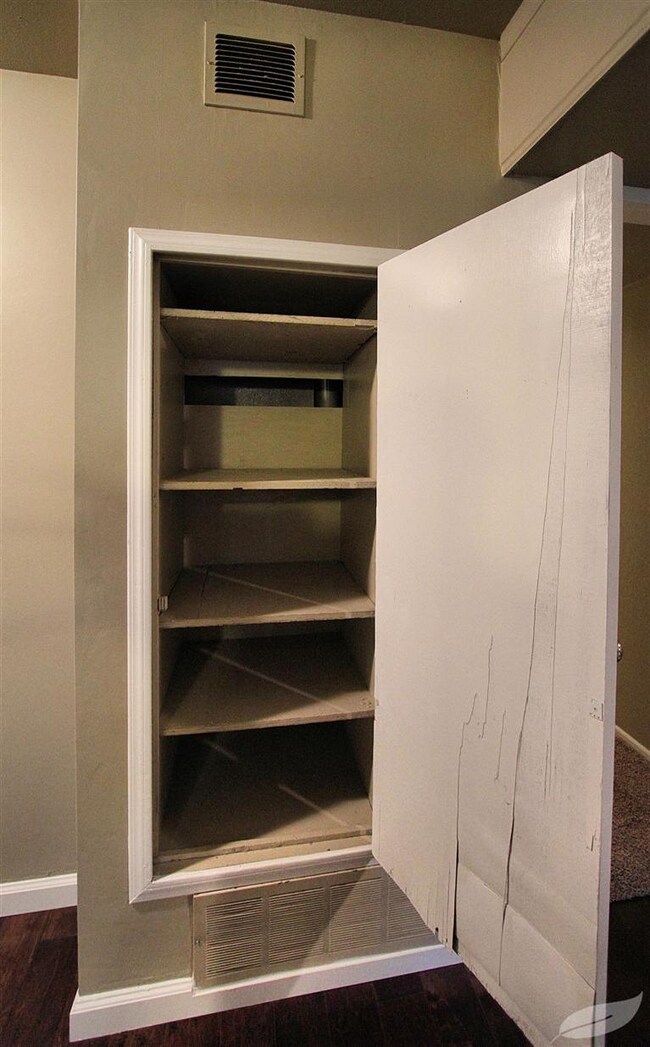 Kitchen pantry