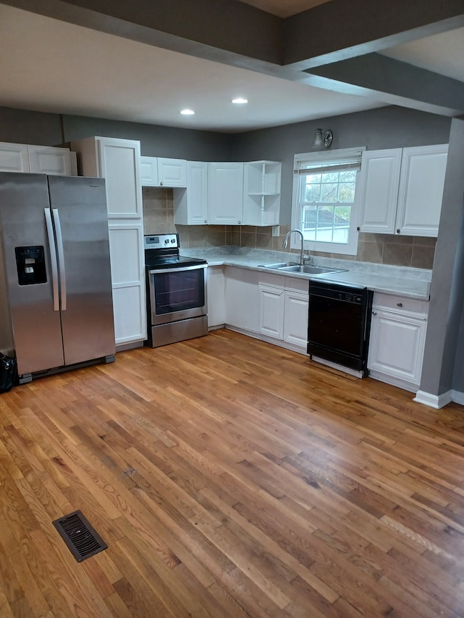 1057 Mapleash Ave, Columbia, TN 38401 - photo 6