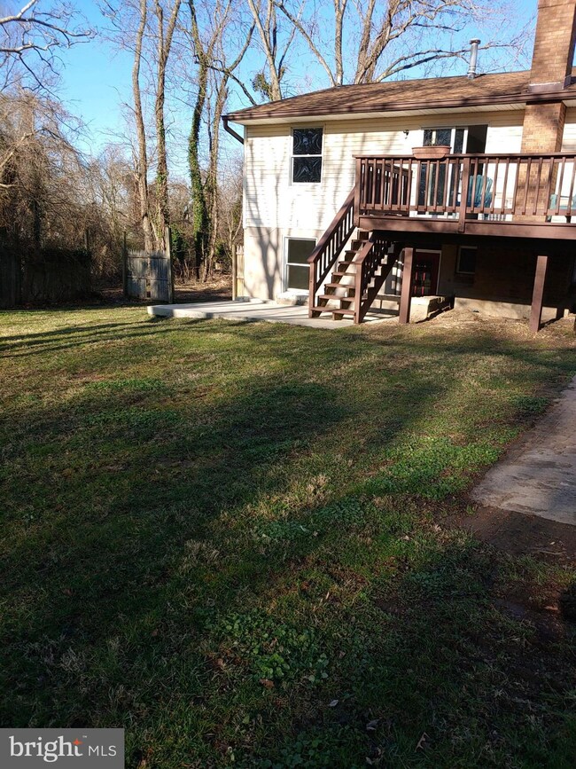 9575 Cissell Ave, Laurel, MD 20723 - photo 3