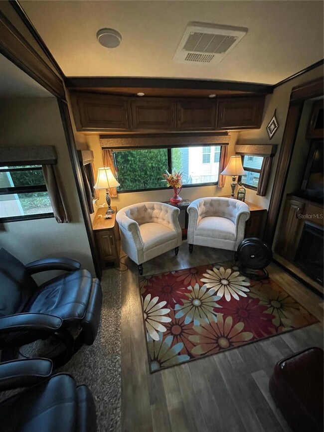 3175 NE 102nd Avenue Rd, Silver Springs, FL 34488 - photo 6