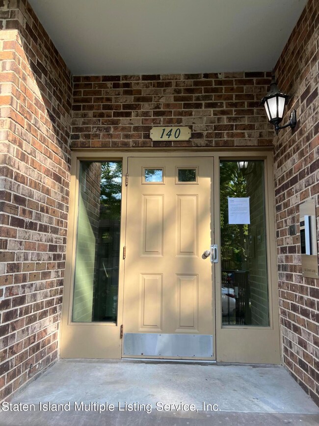 Welcome to 140 Devon Lp!