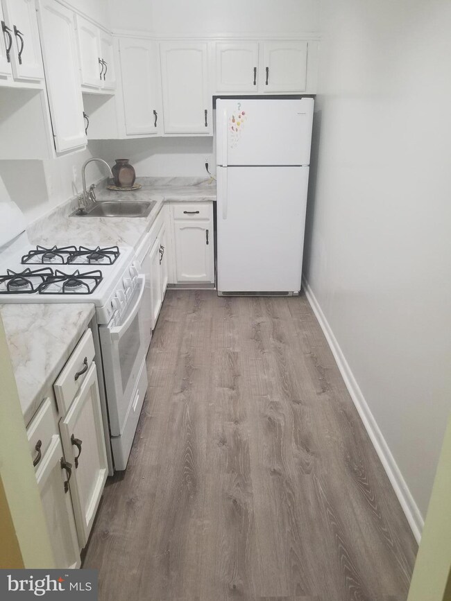 10300 Westlake Dr, Bethesda, MD 20817 - photo 3