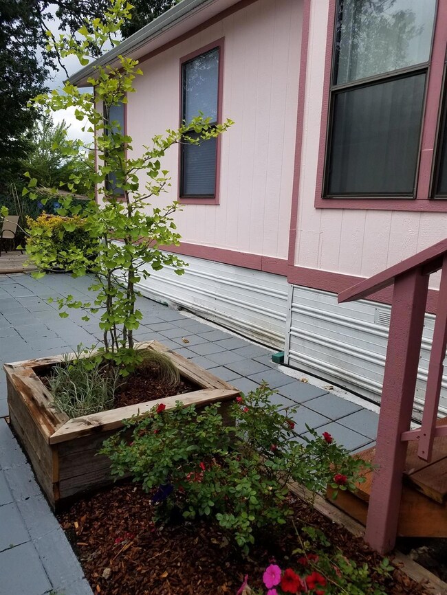 2325 NW Highland Ave unit 55, Grants Pass, OR 97526 - photo 2