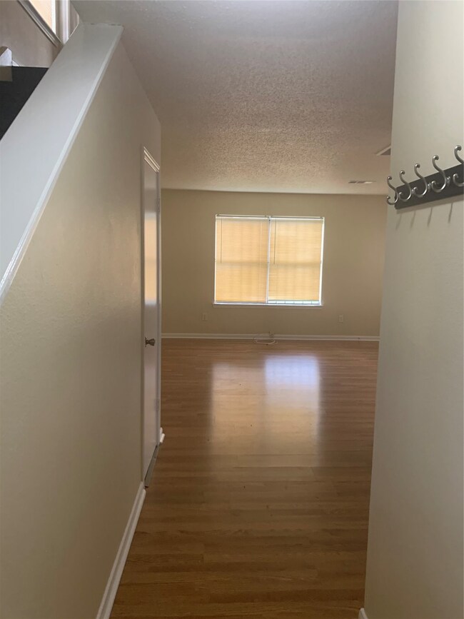 4504 Evella St, Houston, TX 77026 - photo 4