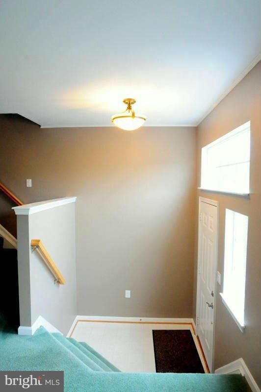 217 Frazer Dr, Purcellville, VA 20132 - photo 2