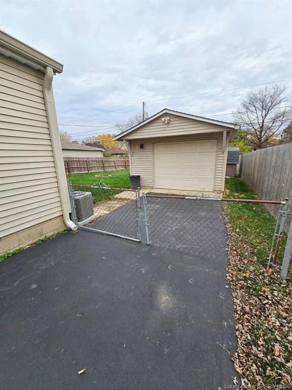 One Car Detached Garage