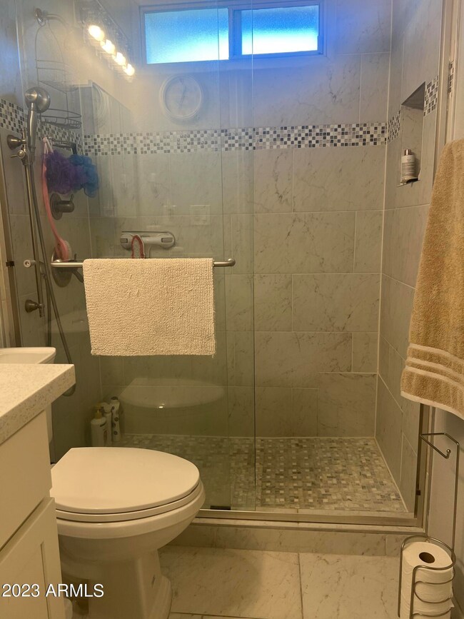 1172 Bathroom