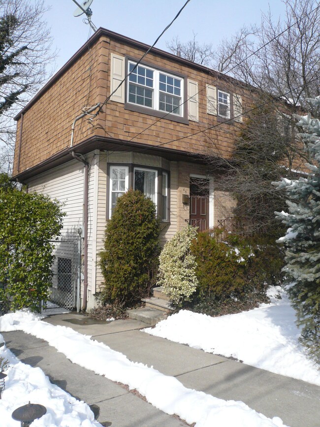 45 Cheshire Place, Staten Island, NY 10301 - photo 2