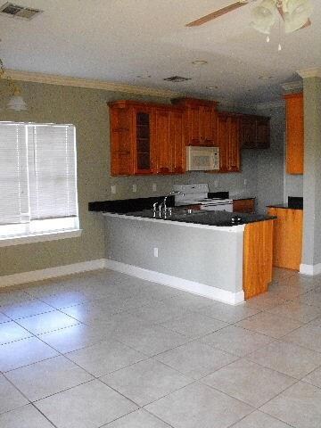 Kitchen / dining area down stairs