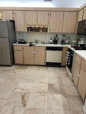 7254 Solandra Ln, Tamarac, FL 33321 - photo 4