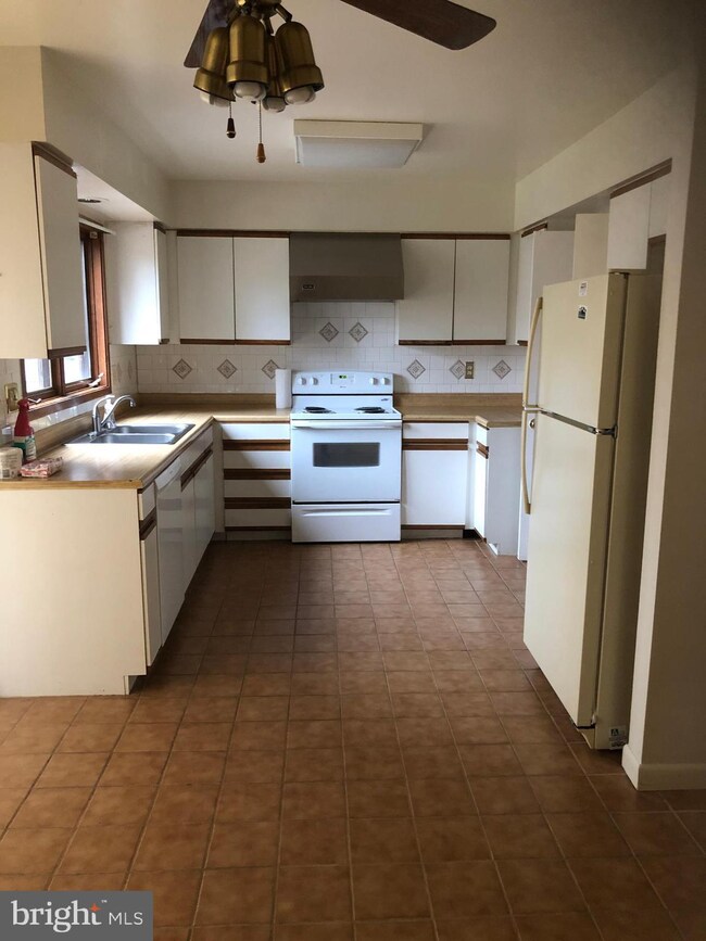 9419 Clocktower Ln, Columbia, MD 21046 - photo 3