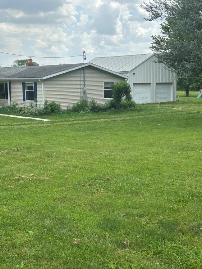 Detached 2 Car Garage