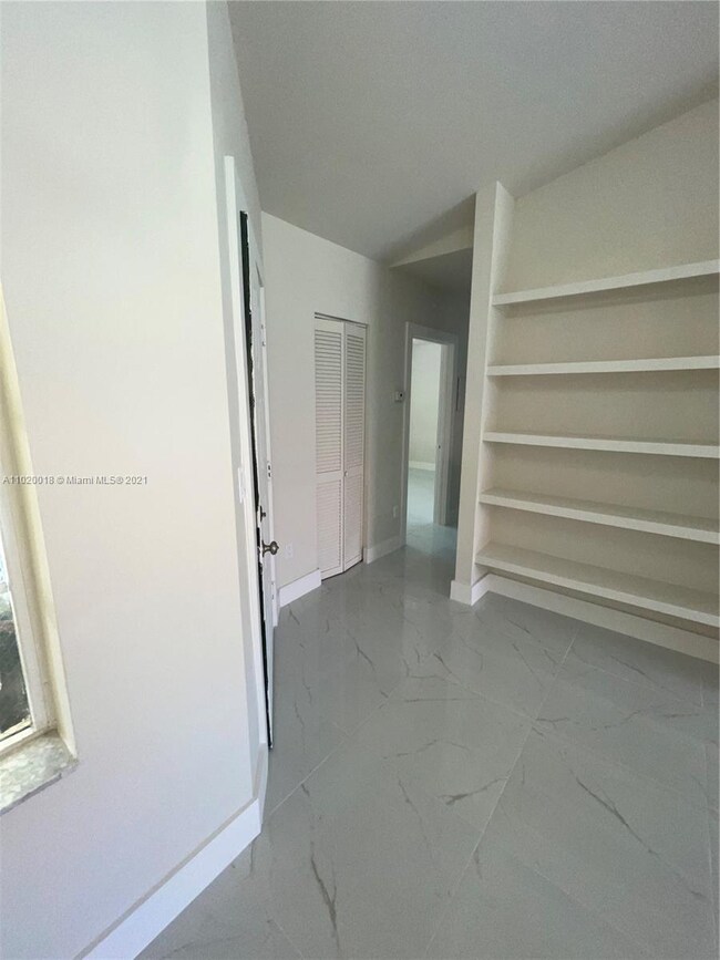 18320 NW 68th Ave unit G, Hialeah, FL 33015 - photo 5