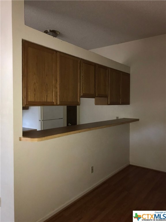 1303 N Bishop St unit 1305, San Marcos, TX 78666 - photo 5