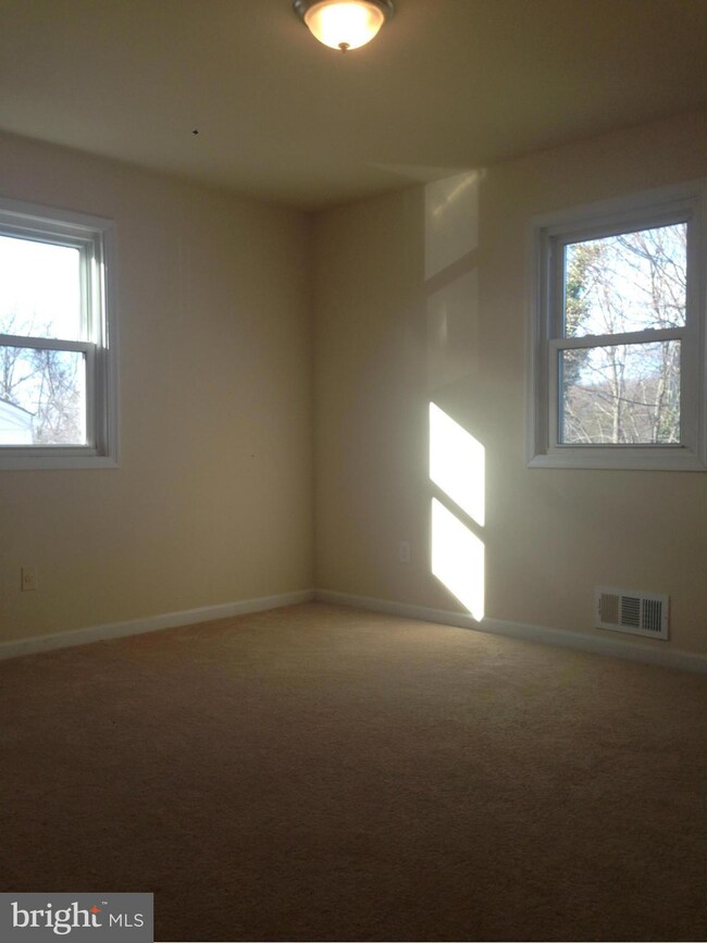 7208 Powhatan St, Lanham, MD 20706 - photo 4