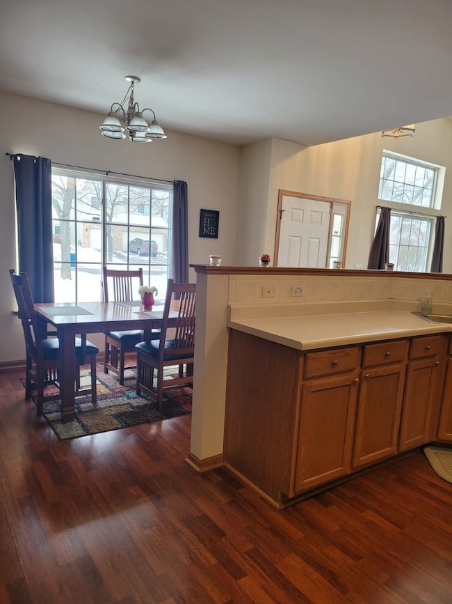 3642 Roanoke Ave, Carpentersville, IL 60110 - photo 2