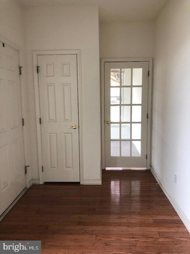 812 Persimmon Ln unit V145, Langhorne, PA 19047 - photo 4