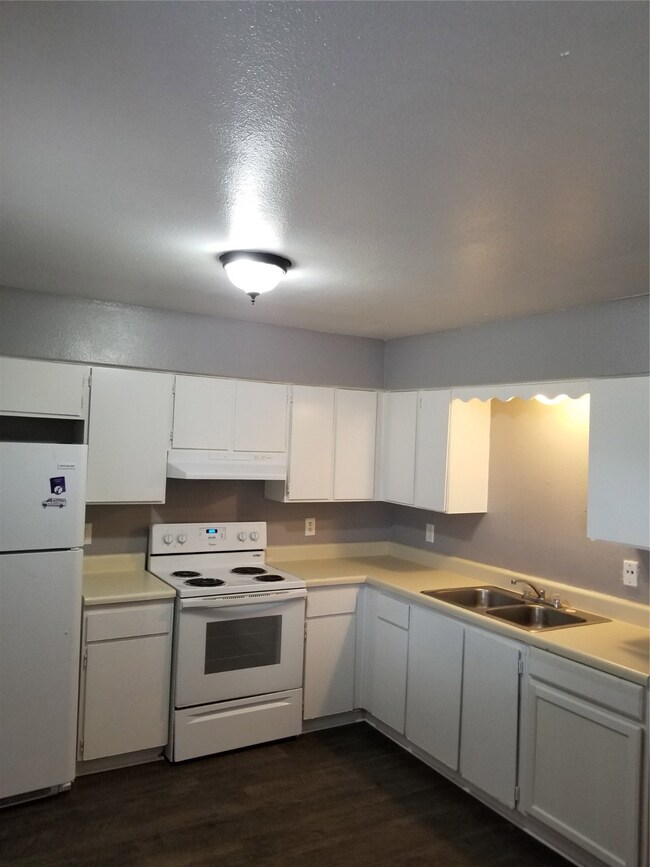 115 Commerce St, Magnolia, TX 77355 - photo 2