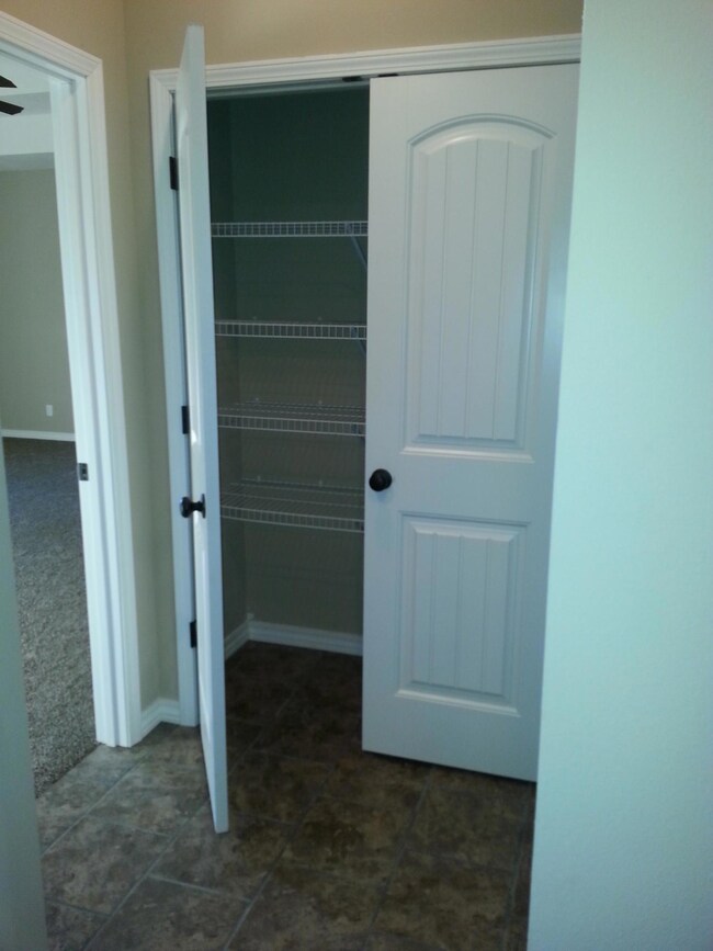 824 S Trail Point Ct, Nixa, MO 65714 - photo 6