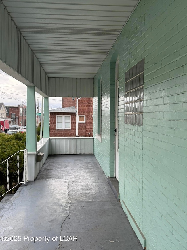 235 Allen St, West Hazleton, PA 18202 - photo 4