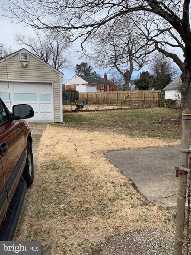 12710 Hathaway Dr, Silver Spring, MD 20906 - photo 4