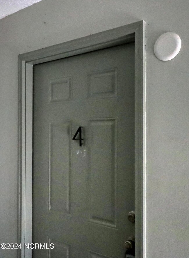 2318 Indian Dr unit B3, Jacksonville, NC 28546 - photo 2