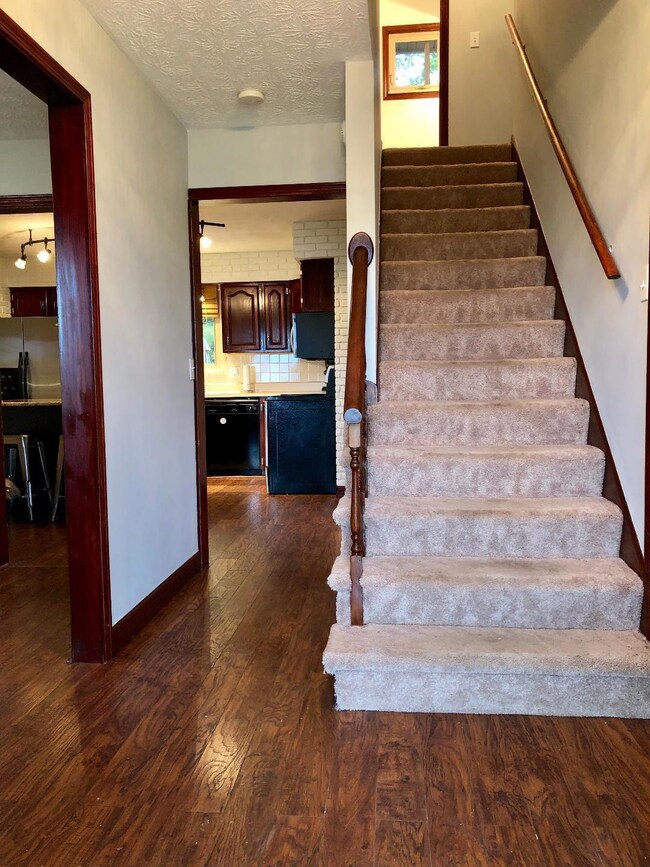 Mink foyer