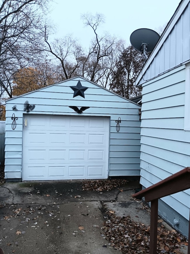 860 Franklin Grove Rd, Dixon, IL 61021 - photo 4