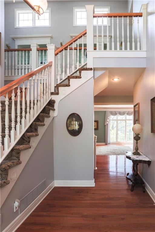 8318 Maplewood Dr, Lenexa, KS 66215 - photo 3