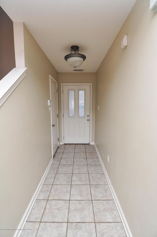 Entry Hall w/Tile Floor