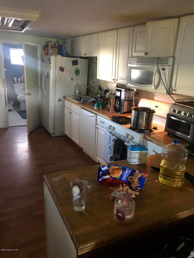 15 Spring St, Hanover Township, PA 18706 - photo 4