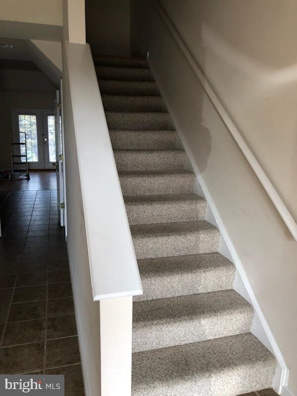 2043 Clinton Ave, Chambersburg, PA 17201 - photo 2