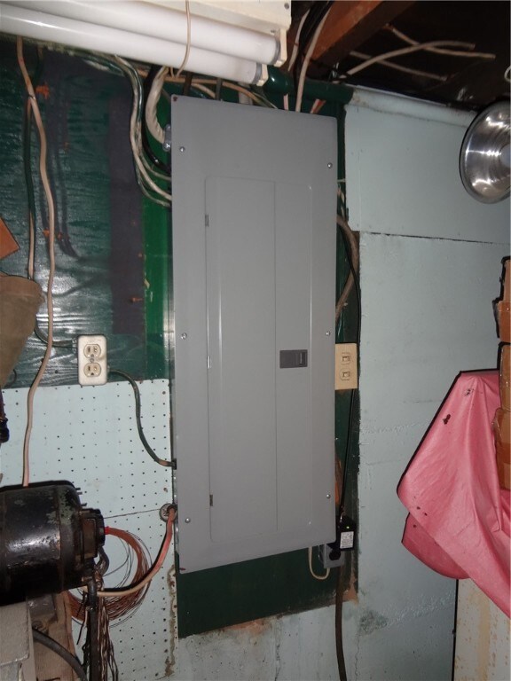 Updated 200 Amp Electrical Entrance