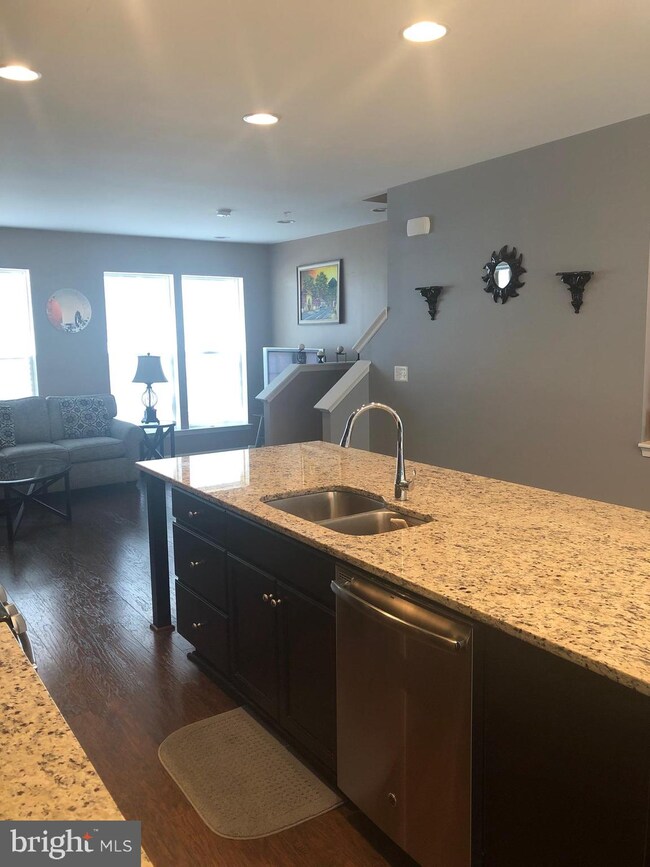 22541 Phillips St unit 1604, Clarksburg, MD 20871 - photo 4