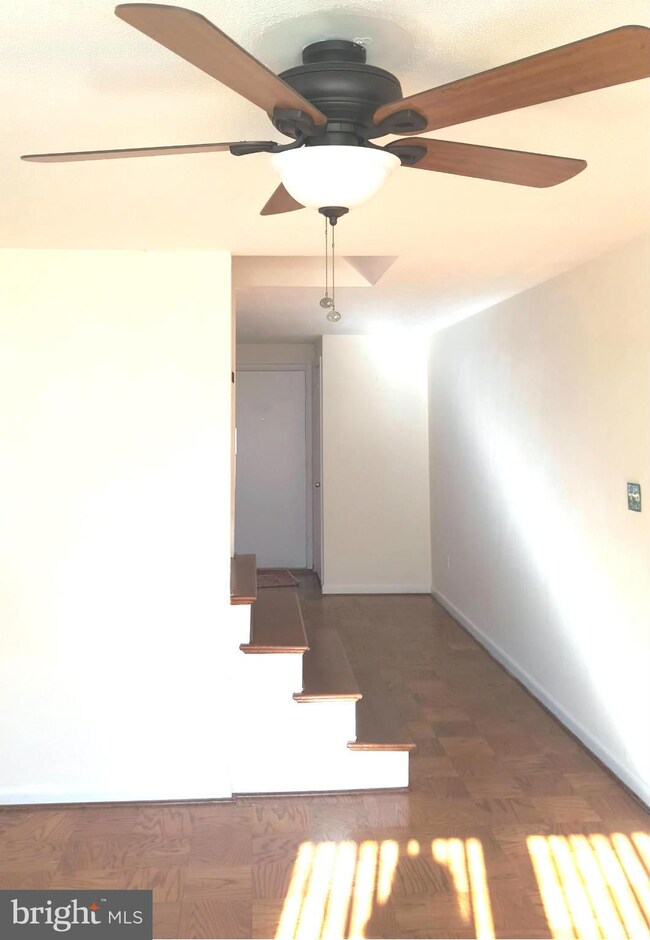 1007 Circle Dr, Halethorpe, MD 21227 - photo 6